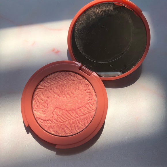 tarte glisten blush